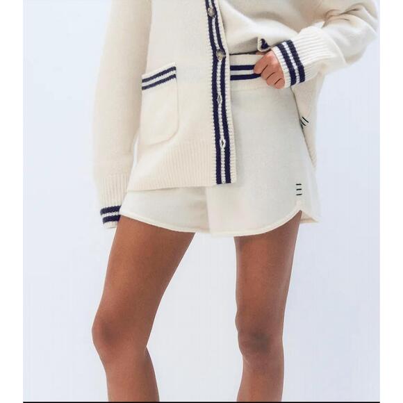 NEW WHITE + WARREN cashmere varsity shorts in soft whitedeep navy